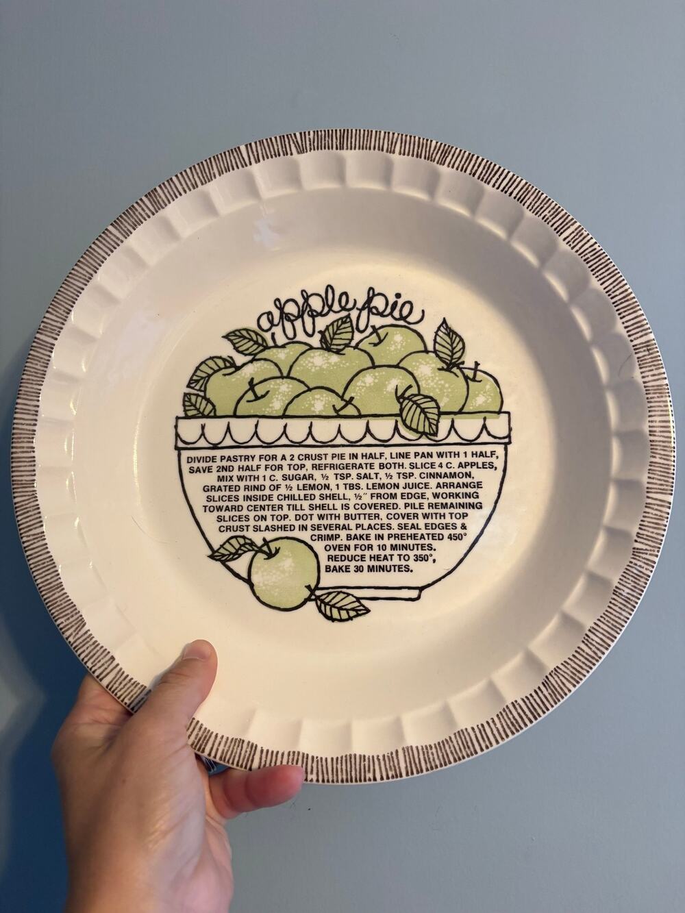 Vintage 80s Royal Jeanette China Apple pie plate